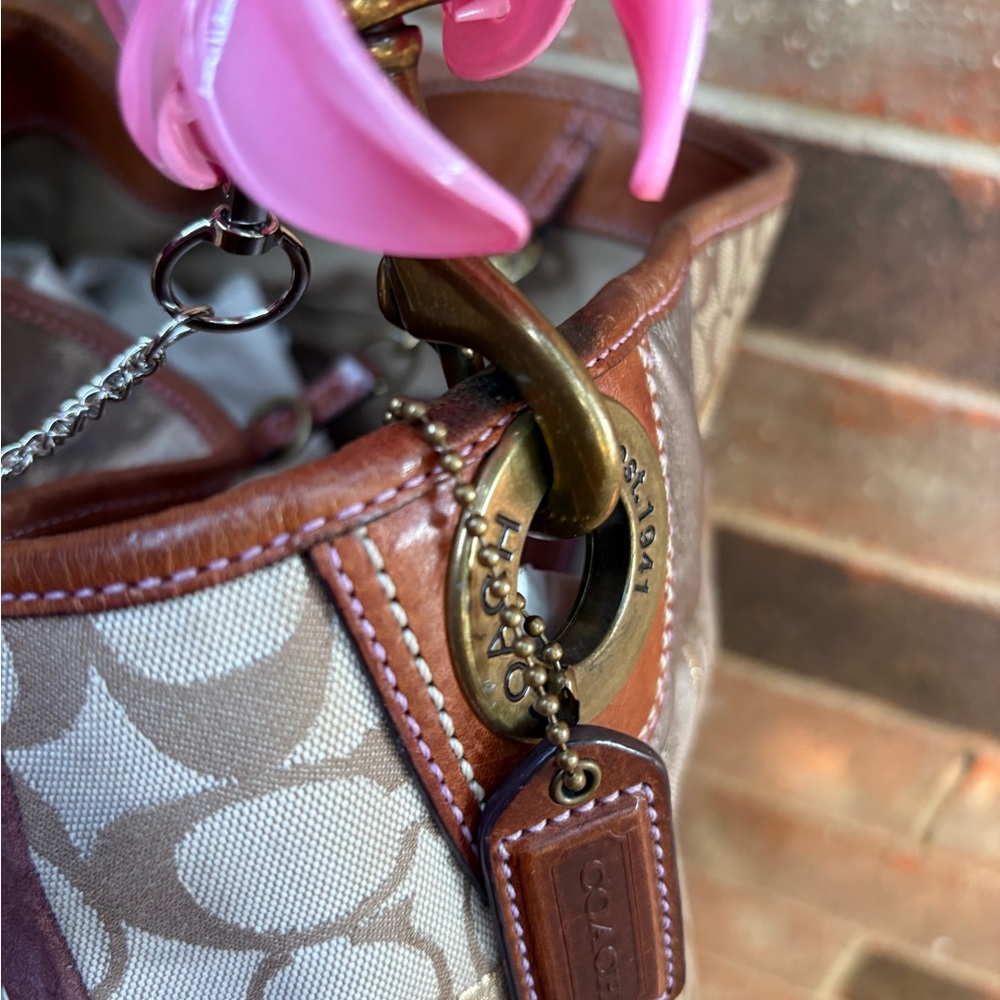 Sold - Picture 6 of 8